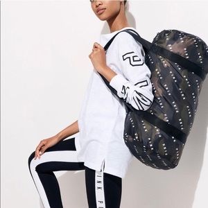 BRAND NEW VS PINK CAMO DUFFLE